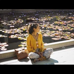 ✨❣️Super Cute Forever21 Mustard Yellow Crop Top